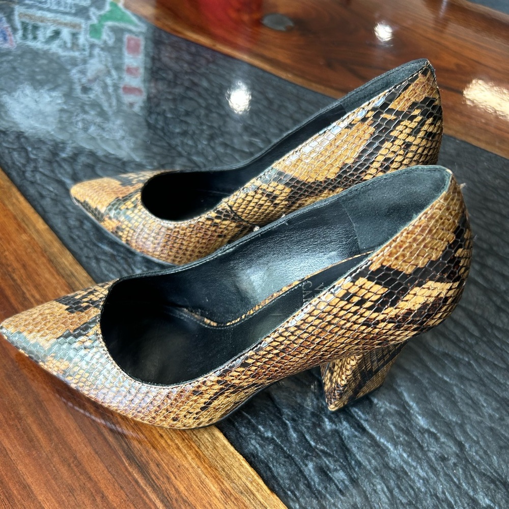 Vince Camuto snake skin heel, size 6, like new